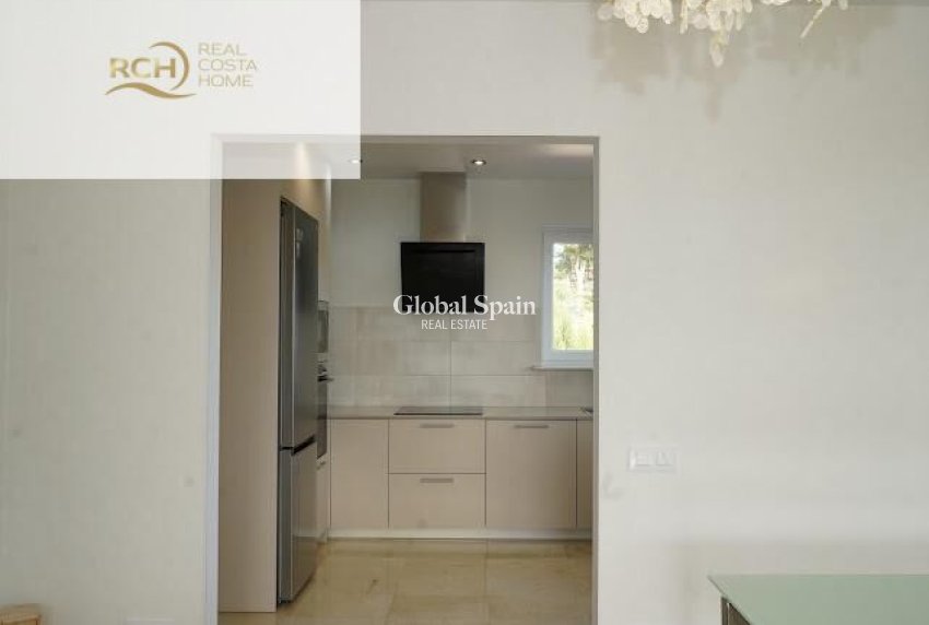 Wederverkoop - VILLA -
LA NUCÍA - Montebello - Nou Espai
