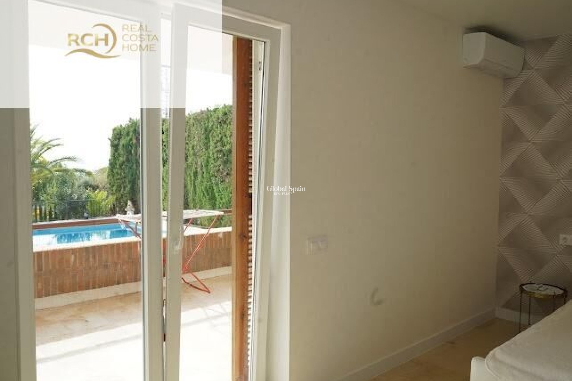 Wederverkoop - VILLA -
LA NUCÍA - Montebello - Nou Espai