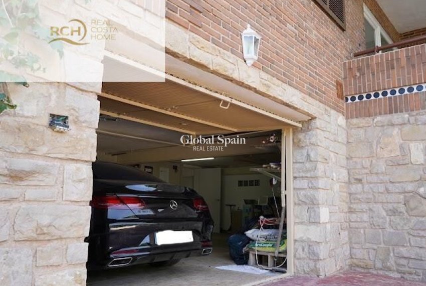 Wederverkoop - VILLA -
LA NUCÍA - Montebello - Nou Espai