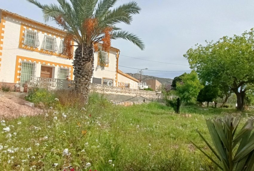 Wederverkoop - VILLA -
LA ROMANA - Inland