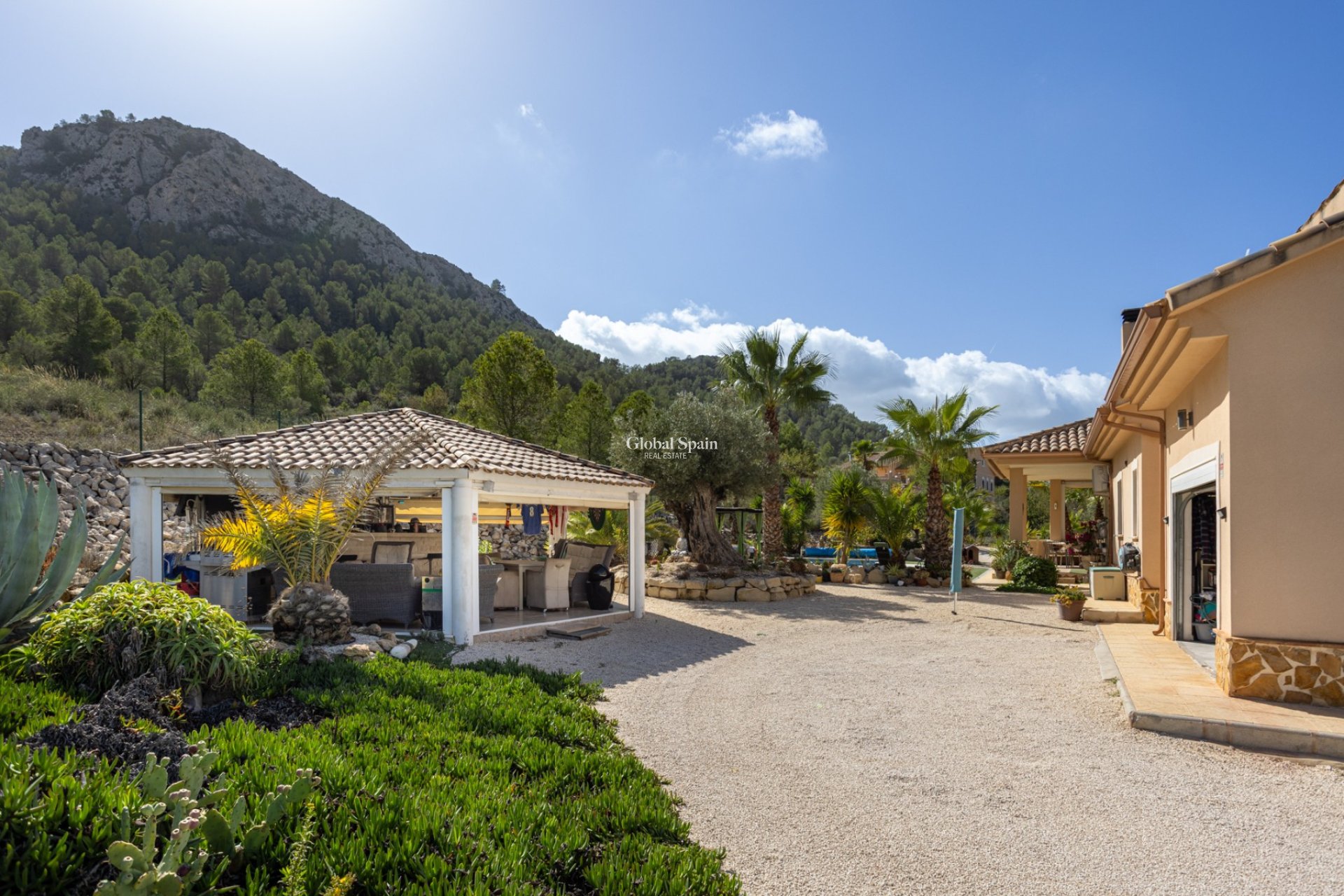 Wederverkoop - VILLA -
LA ZARZA - Inland