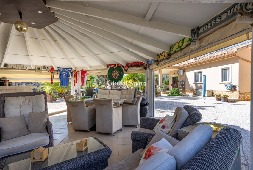 Wederverkoop - VILLA -
LA ZARZA - Inland