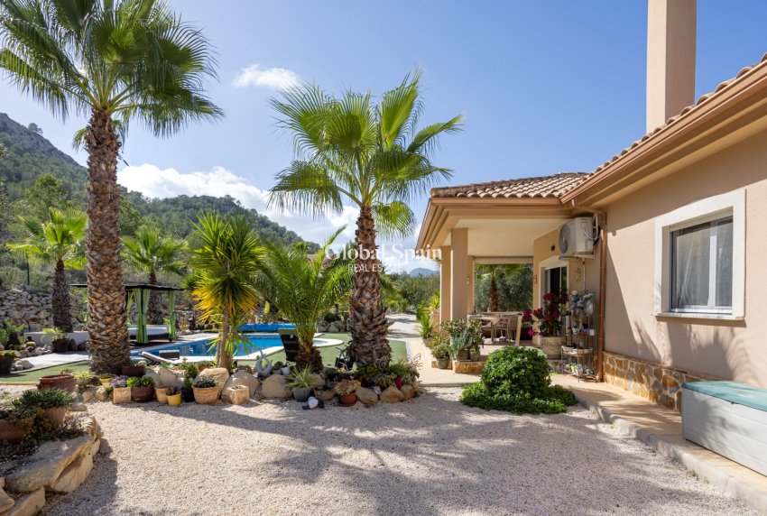 Wederverkoop - VILLA -
LA ZARZA - Inland