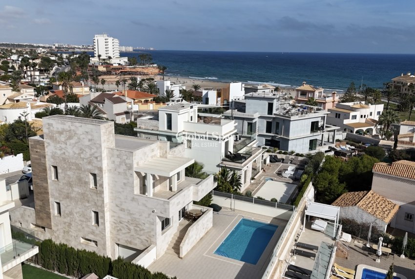 Wederverkoop - VILLA -
LA ZENIA - Costa Blanca