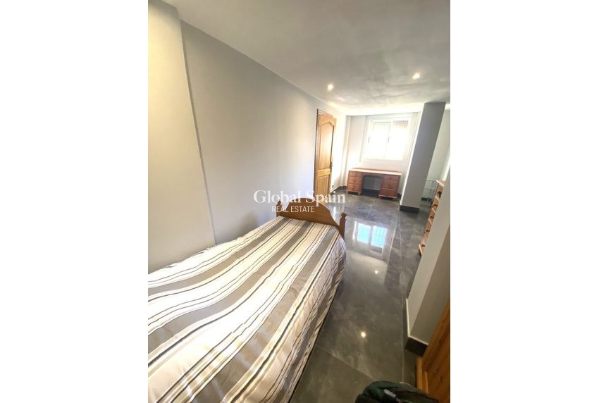 Wederverkoop - VILLA -
LA ZENIA - Costa Blanca