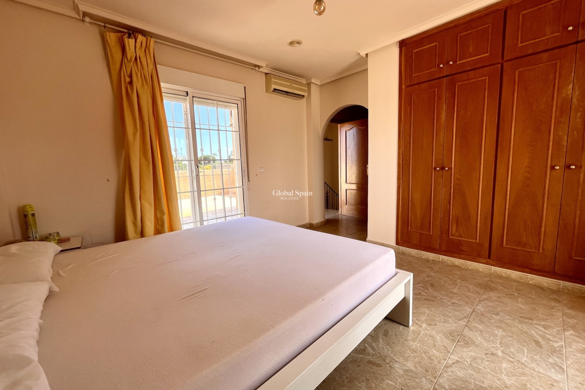 Wederverkoop - VILLA -
LA ZENIA - Costa Blanca