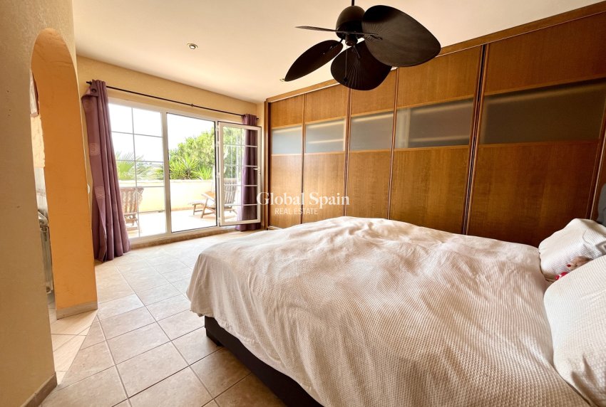 Wederverkoop - VILLA -
LA ZENIA - Costa Blanca