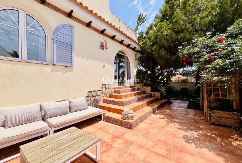 Wederverkoop - VILLA -
LA ZENIA - Costa Blanca