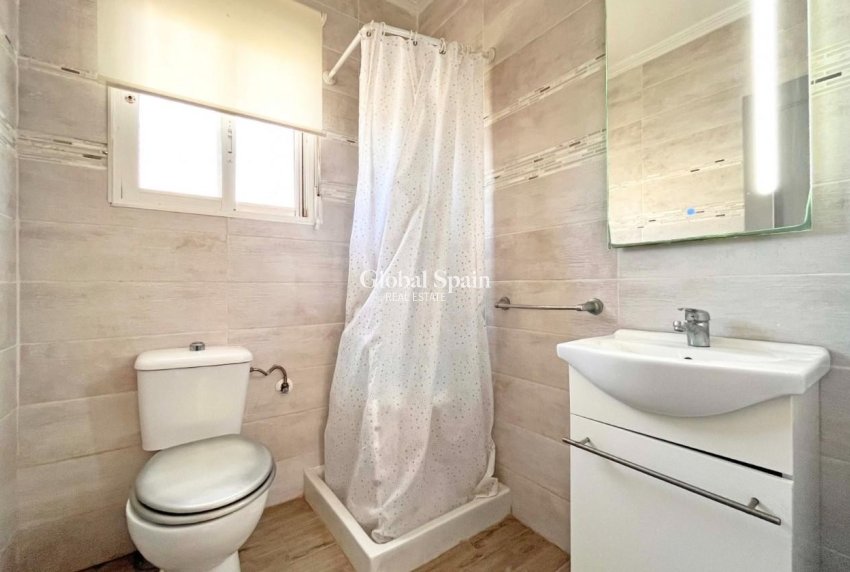 Wederverkoop - VILLA -
LA ZENIA - Costa Blanca