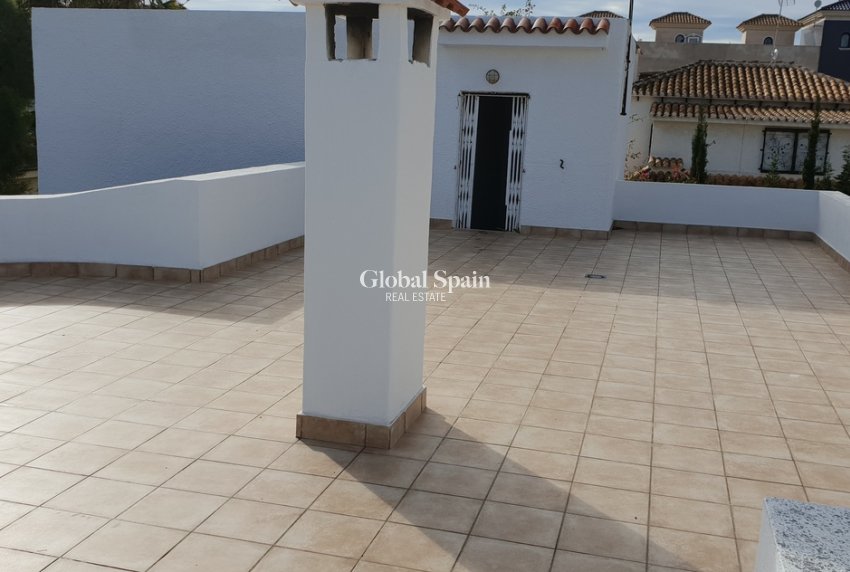 Wederverkoop - VILLA -
LA ZENIA - Costa Blanca