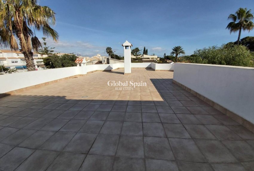 Wederverkoop - VILLA -
LA ZENIA - Costa Blanca