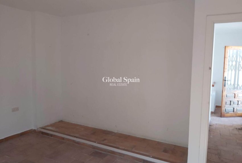 Wederverkoop - VILLA -
LA ZENIA - Costa Blanca