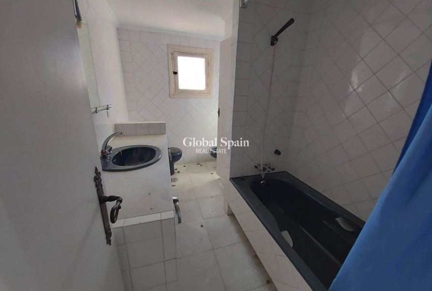 Wederverkoop - VILLA -
LA ZENIA - Costa Blanca