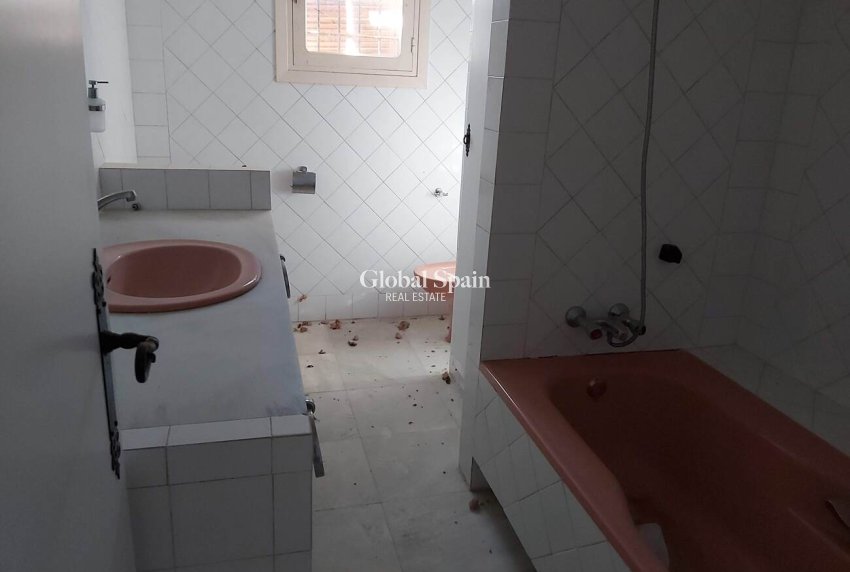 Wederverkoop - VILLA -
LA ZENIA - Costa Blanca