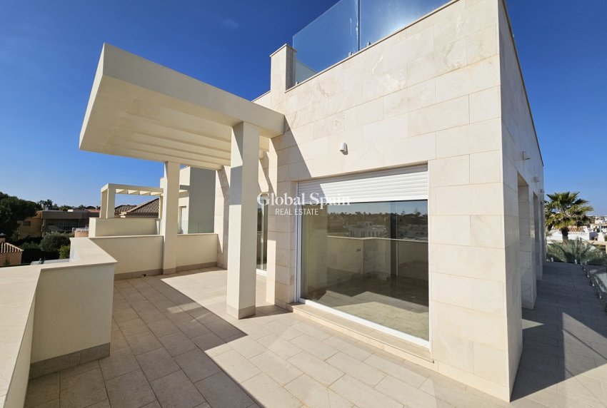 Wederverkoop - VILLA -
LA ZENIA - Costa Blanca