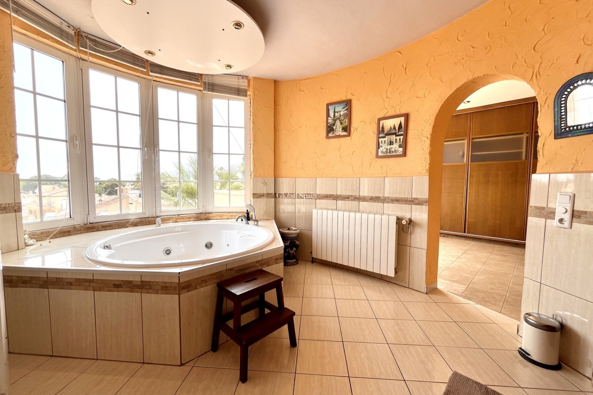 Wederverkoop - VILLA -
LA ZENIA - Costa Blanca