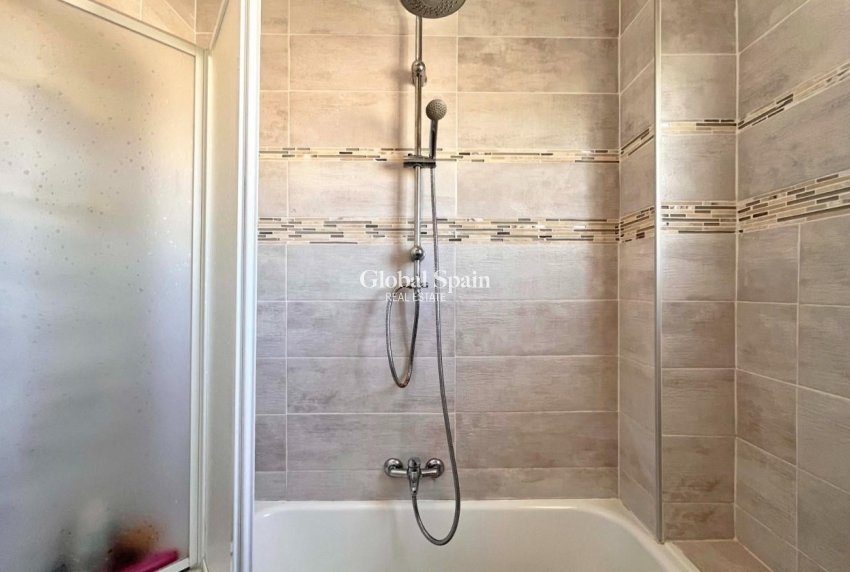 Wederverkoop - VILLA -
LA ZENIA - Costa Blanca