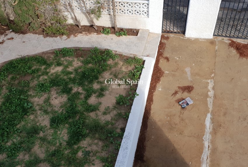 Wederverkoop - VILLA -
LA ZENIA - Costa Blanca