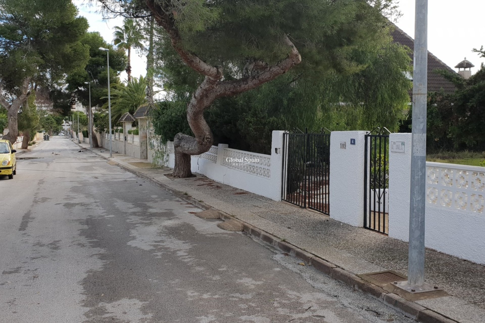 Wederverkoop - VILLA -
LA ZENIA - Costa Blanca