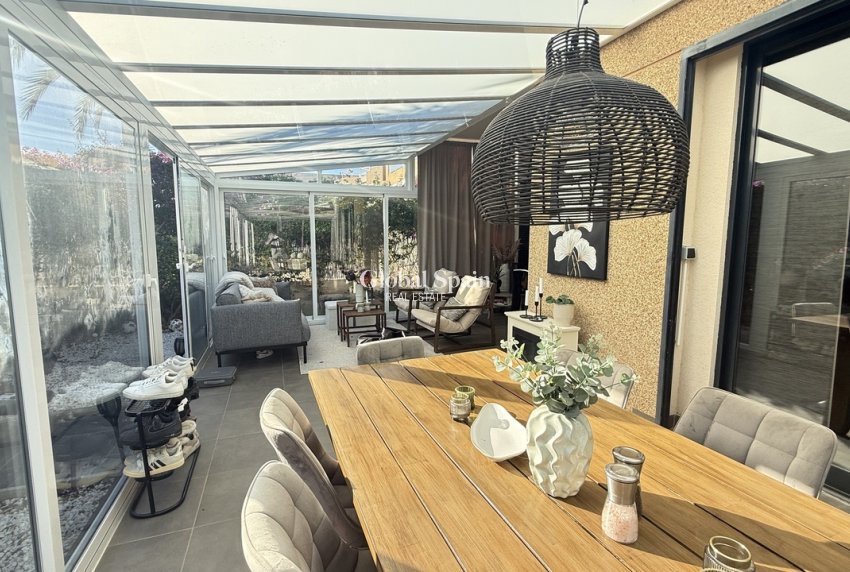 Wederverkoop - VILLA -
LA ZENIA - Costa Blanca