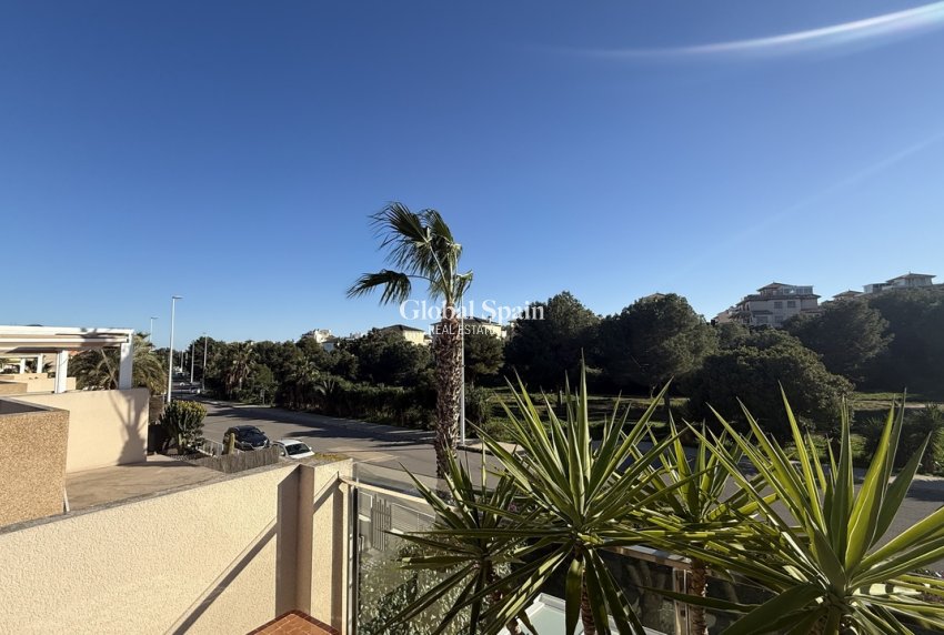 Wederverkoop - VILLA -
LA ZENIA - Costa Blanca