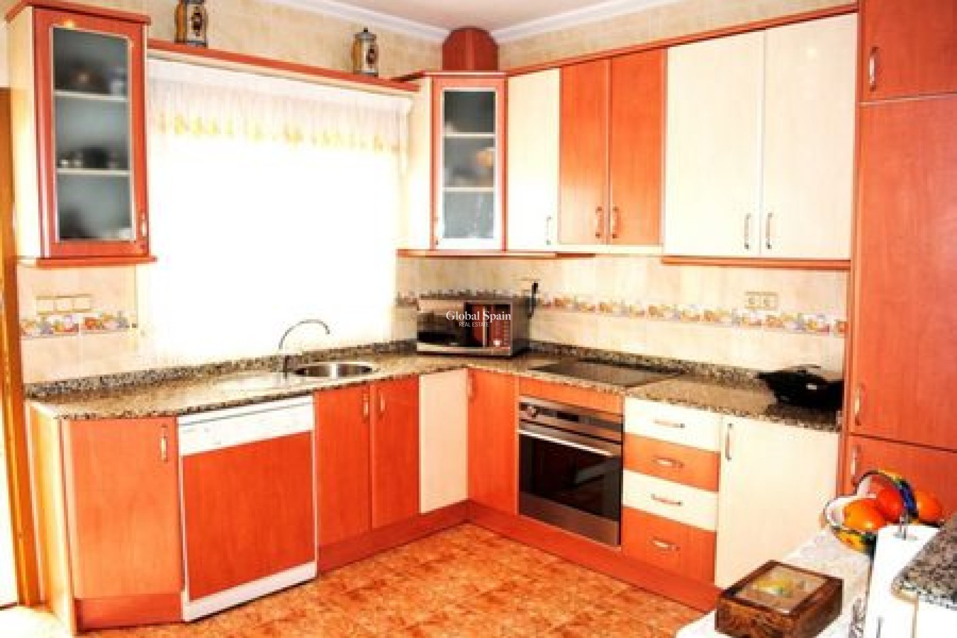 Wederverkoop - VILLA -
LA ZENIA - Costa Blanca