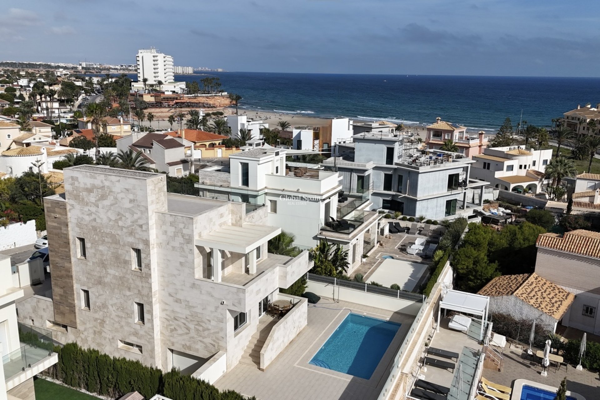 Wederverkoop - VILLA -
LA ZENIA - Costa Blanca