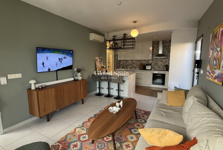 Wederverkoop - VILLA -
LA ZENIA - Costa Blanca