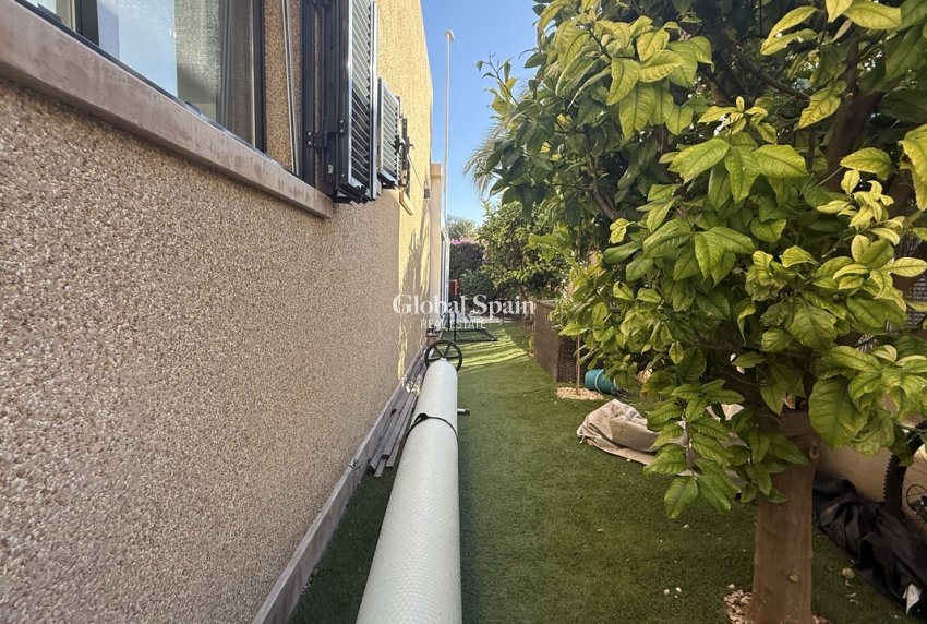 Wederverkoop - VILLA -
LA ZENIA - Costa Blanca