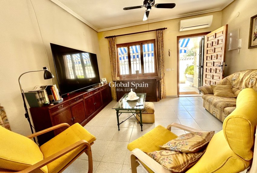 Wederverkoop - VILLA -
LA ZENIA - Costa Blanca