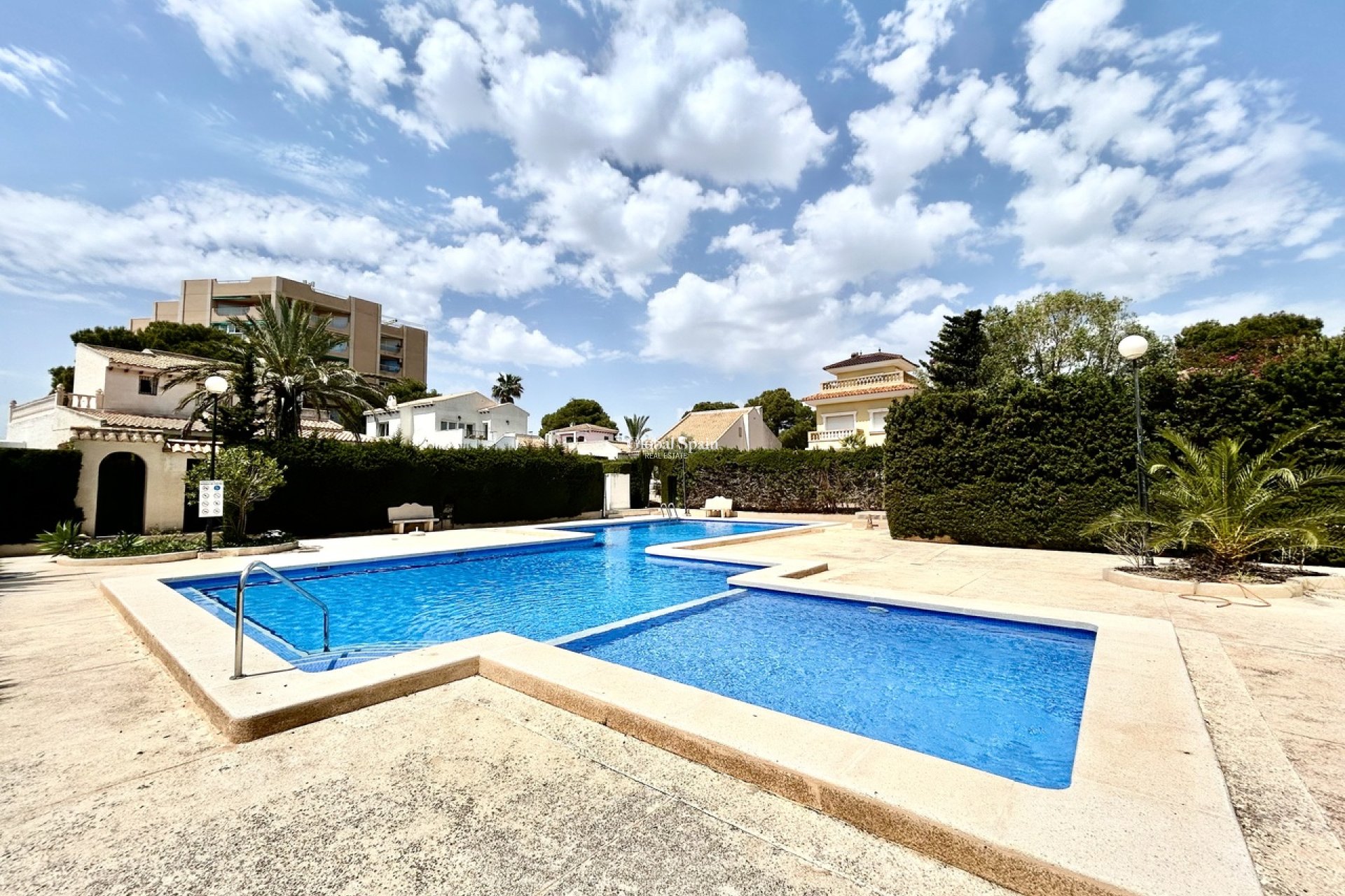 Wederverkoop - VILLA -
LA ZENIA - Costa Blanca