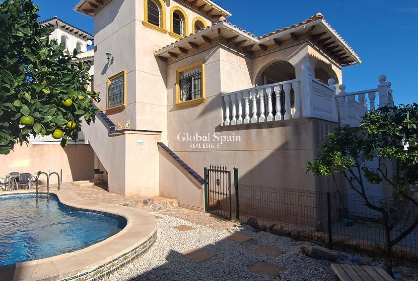 Wederverkoop - VILLA -
LA ZENIA - Costa Blanca