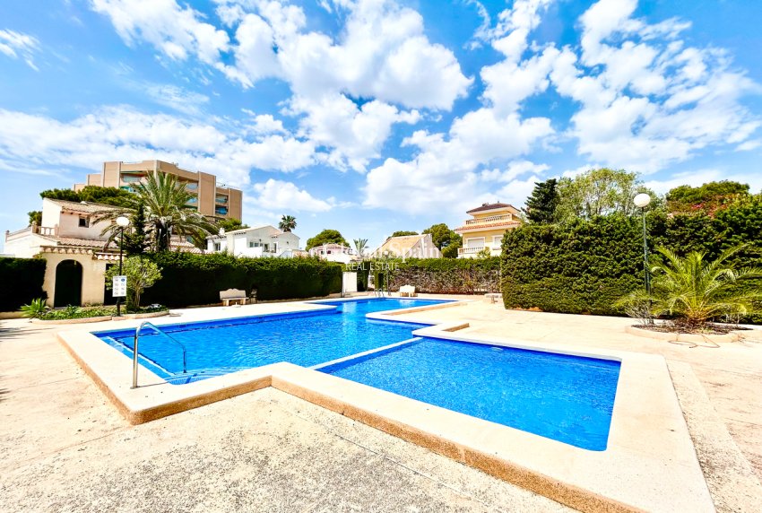 Wederverkoop - VILLA -
LA ZENIA - Costa Blanca