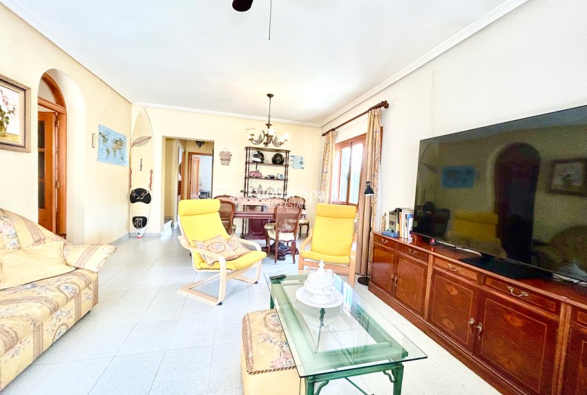 Wederverkoop - VILLA -
LA ZENIA - Costa Blanca