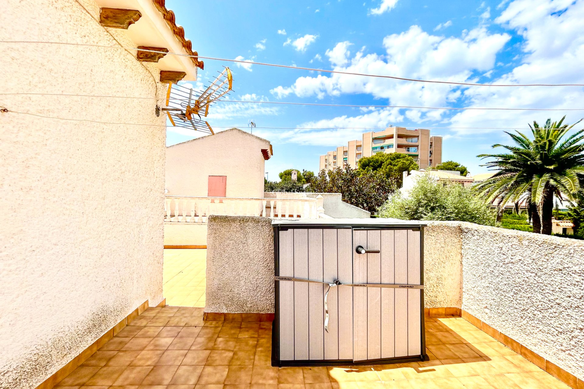 Wederverkoop - VILLA -
LA ZENIA - Costa Blanca