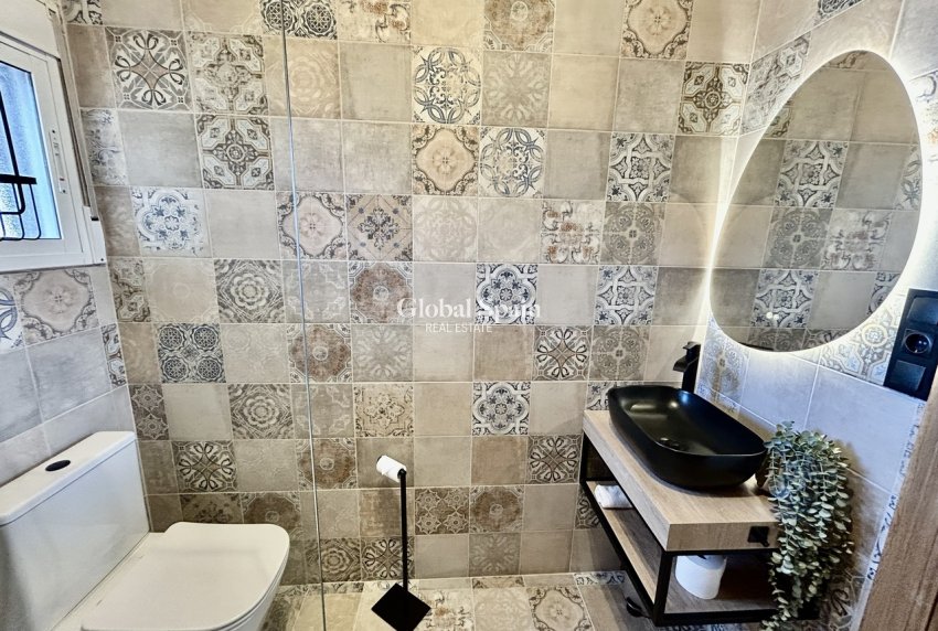 Wederverkoop - VILLA -
LA ZENIA - Costa Blanca
