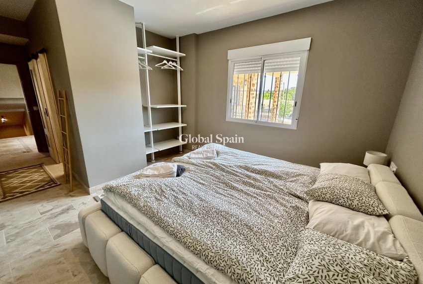 Wederverkoop - VILLA -
LA ZENIA - Costa Blanca