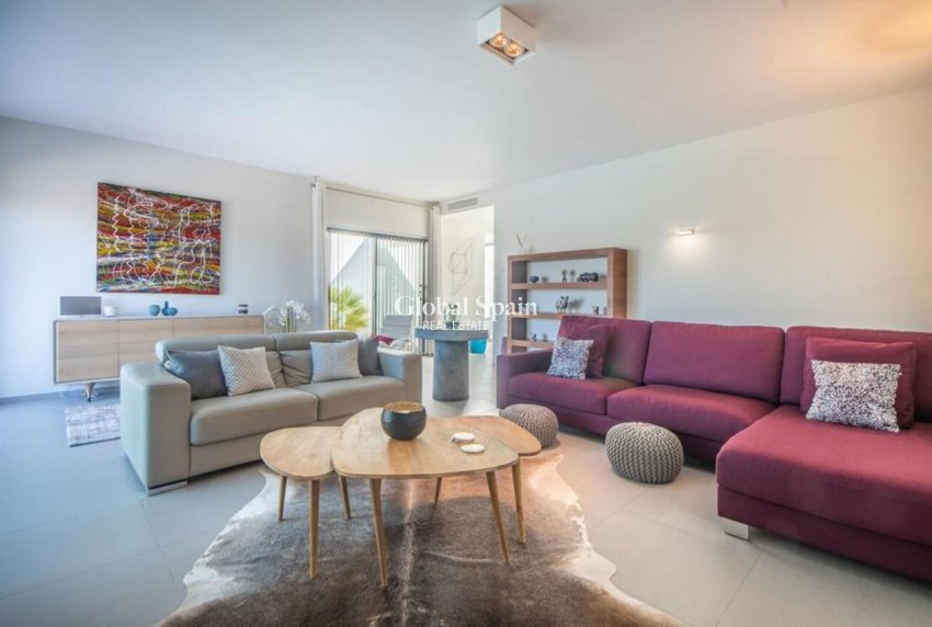 Wederverkoop - VILLA -
LAS COLINAS GOLF RESORT - Costa Blanca