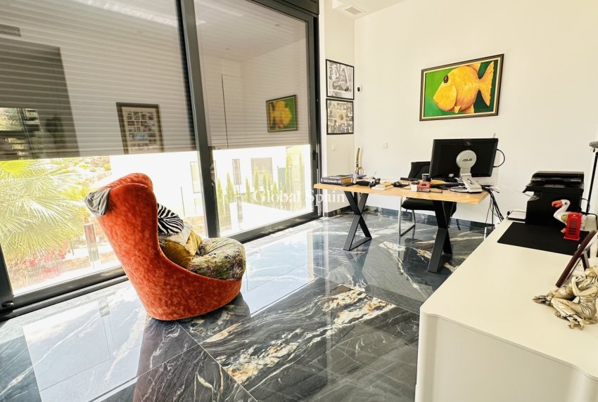 Wederverkoop - VILLA -
LAS COLINAS GOLF RESORT - Costa Blanca