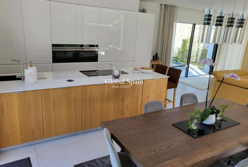 Wederverkoop - VILLA -
LAS COLINAS GOLF RESORT - Costa Blanca