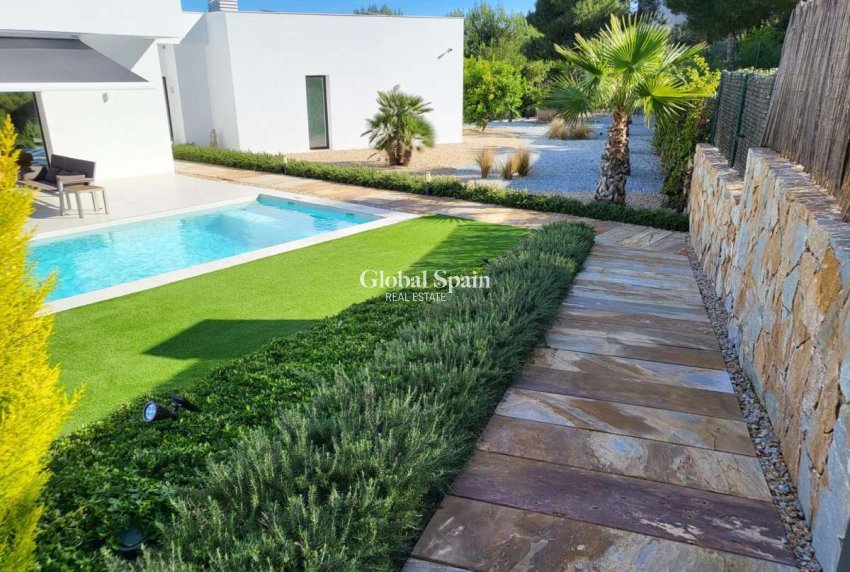 Wederverkoop - VILLA -
LAS COLINAS GOLF RESORT - Costa Blanca