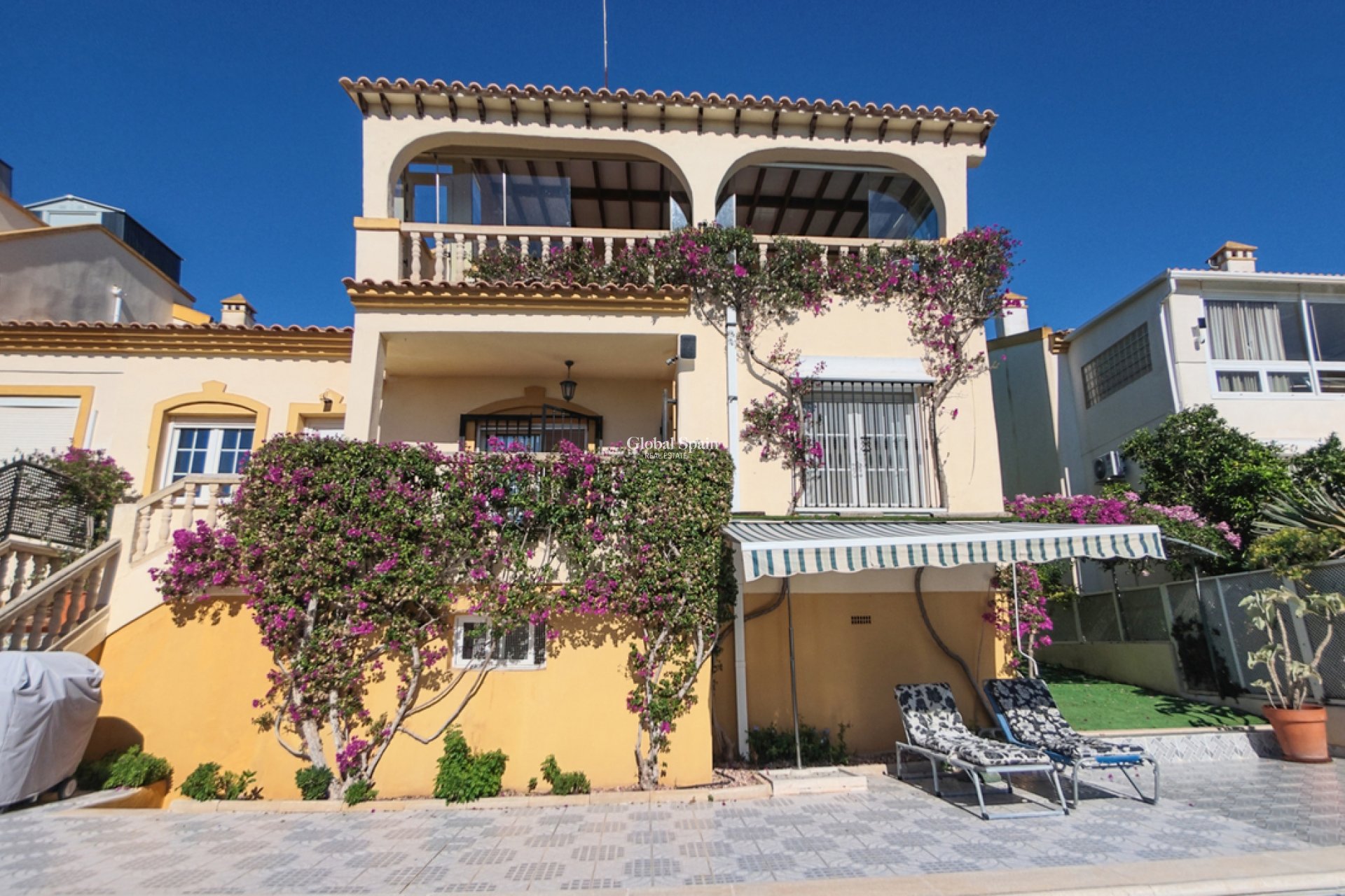 Wederverkoop - VILLA -
LAS RAMBLAS GOLF - Costa Blanca