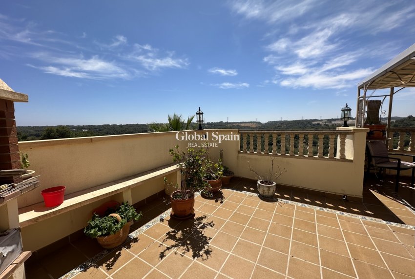 Wederverkoop - VILLA -
LAS RAMBLAS GOLF - Inland