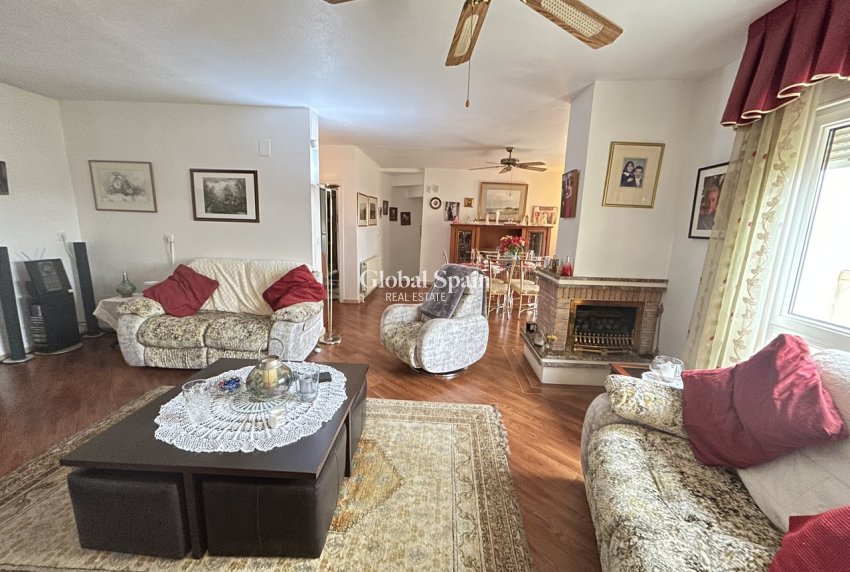 Wederverkoop - VILLA -
LAS RAMBLAS GOLF - Inland
