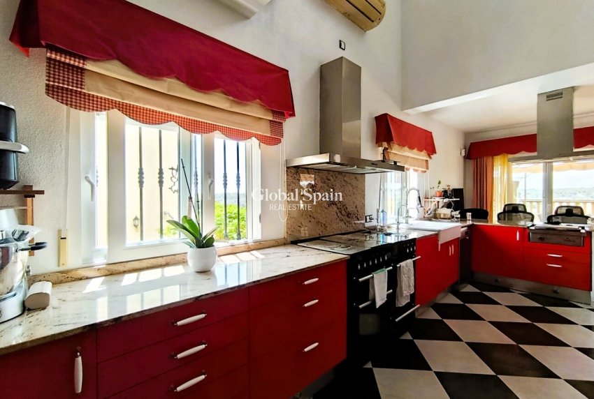 Wederverkoop - VILLA -
LAS RAMBLAS GOLF - Inland