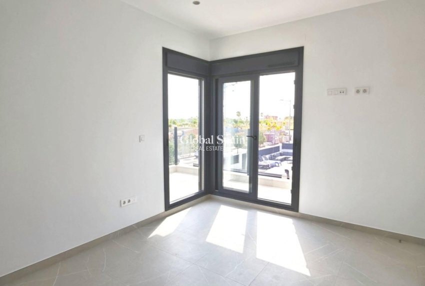 Wederverkoop - VILLA -
LOS ALCÁZARES - Dolores De Pacheco-santa Rosalía