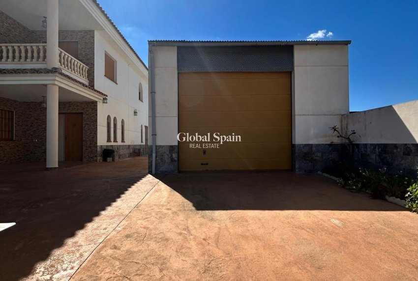 Wederverkoop - VILLA -
LOS ALCÁZARES - Las Lomas Del Rame-bahía Bella