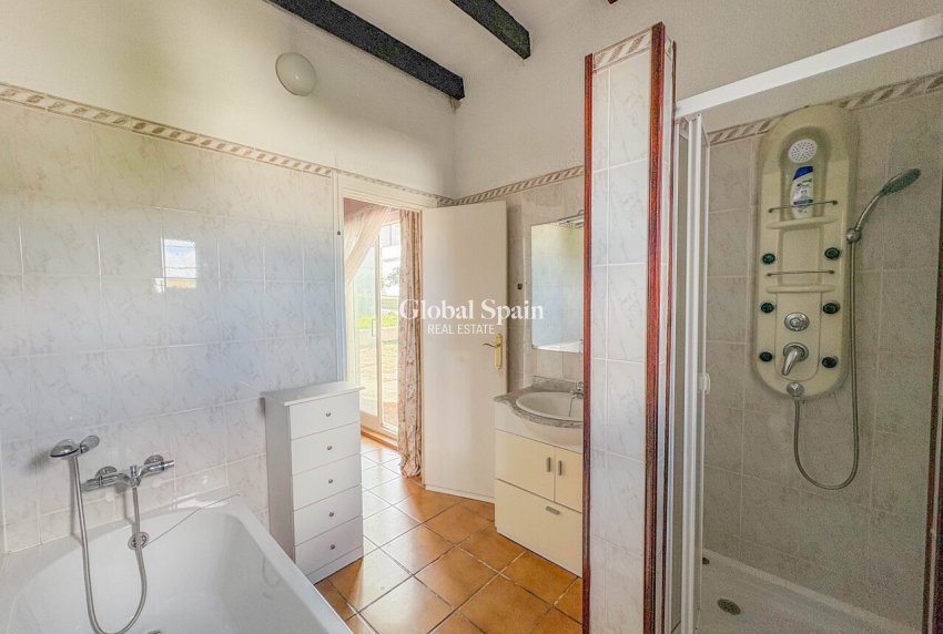 Wederverkoop - VILLA -
LOS BALCONES - LOS ALTOS - Costa Blanca