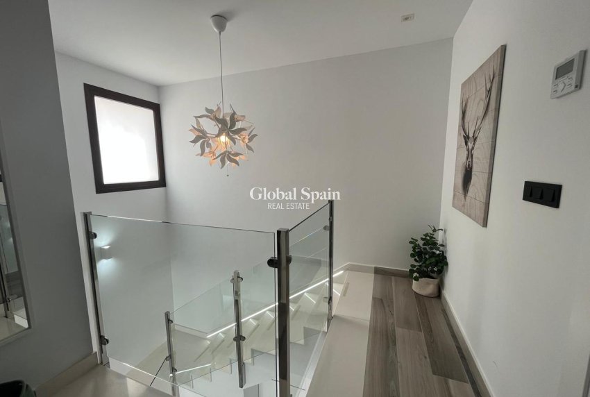 Wederverkoop - VILLA -
LOS BALCONES - LOS ALTOS - Costa Blanca