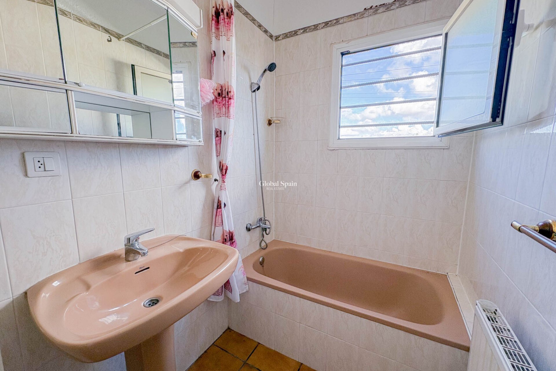 Wederverkoop - VILLA -
LOS BALCONES - LOS ALTOS - Costa Blanca